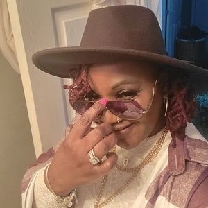 Meet your Posher, Darlene